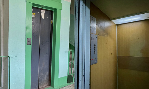 В Липецке 12 домов переведут со спецсчета на «общий котел» из-за просрочки замены лифтов